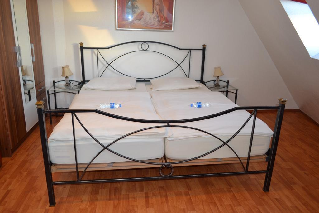 Koelnotel Hostel, Apart & Suite Room photo